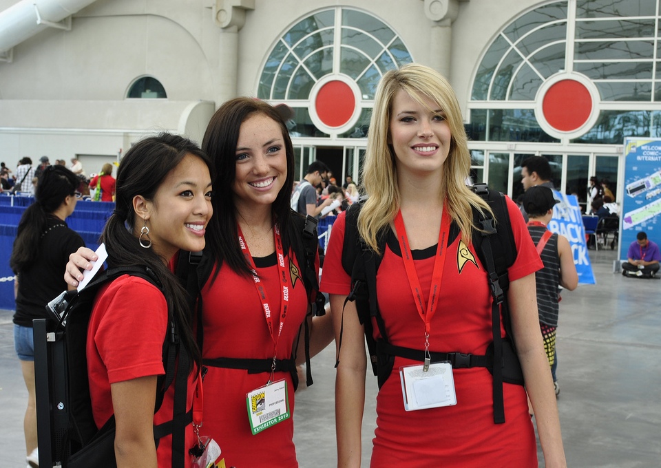 Daily Pic # 881, Trek Girls at Comic Con